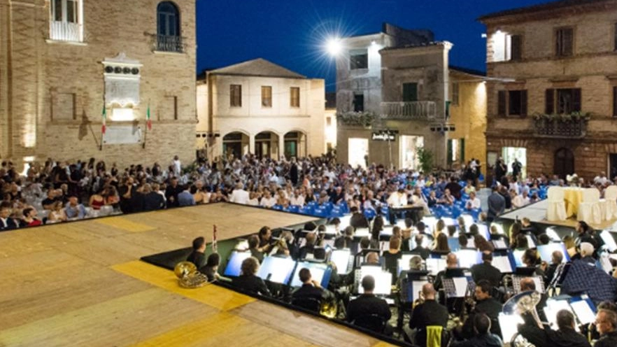 Una Notte All'Opera", La Banda Filarmonica "Piero Giorgi" di Montecassiano fa vivere le emozioni della grande lirica!"