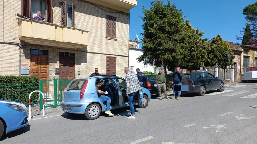 La polizia arresta alcuni membri della banda fuori dall’ospedale Murri (Zeppilli)