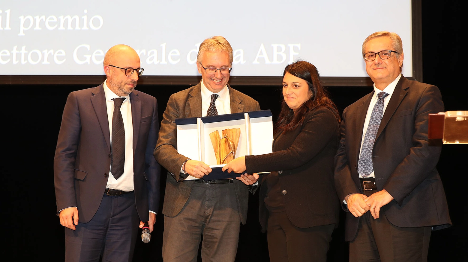 Il premio a Bocelli, ritirato da Laura Biancalani (Fotoprint)