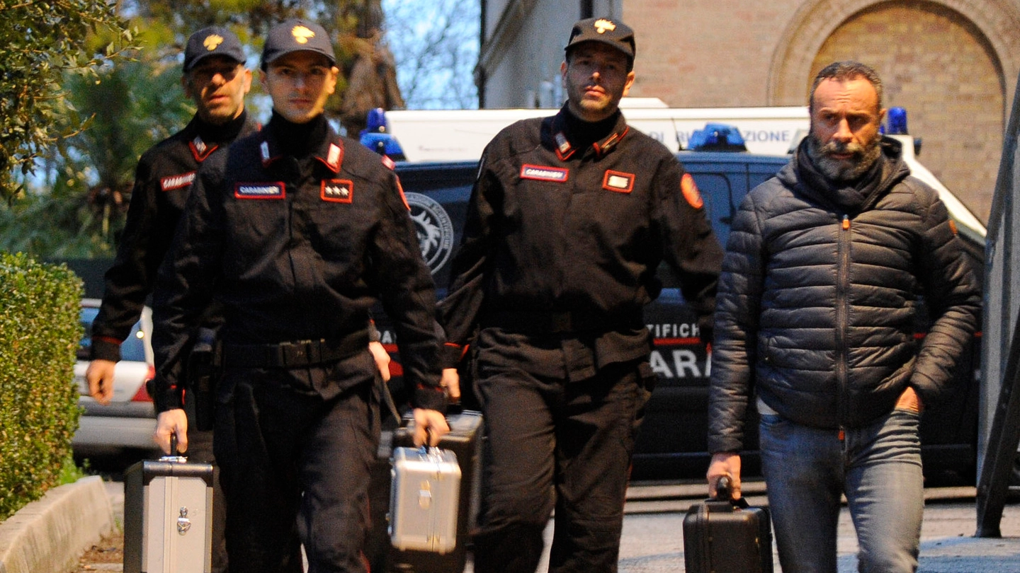 AL LAVORO I carabinieri stanno indagando sulla morte di Pamela (Calavita)