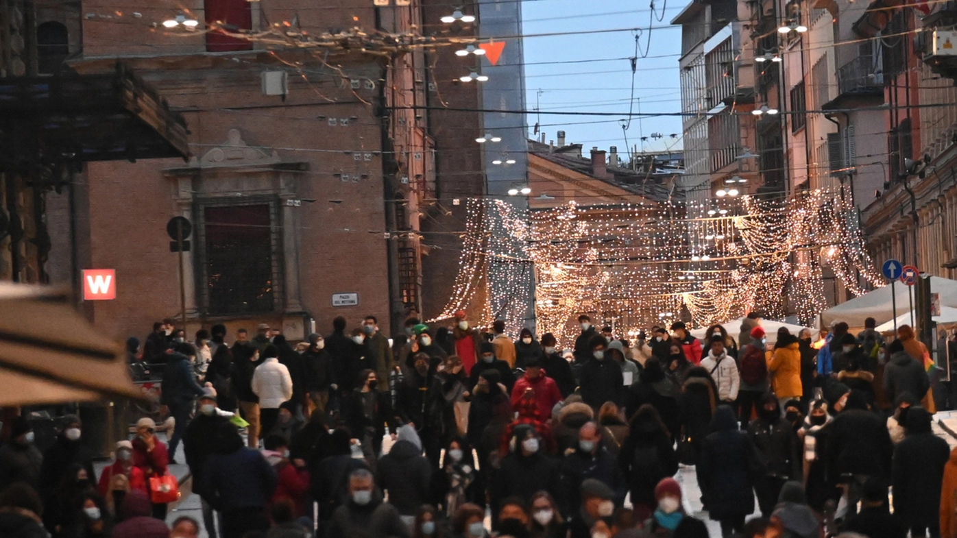 Festa dell’Immacolata, il centro di Bologna è stato preso d’assalto (Schicchi)