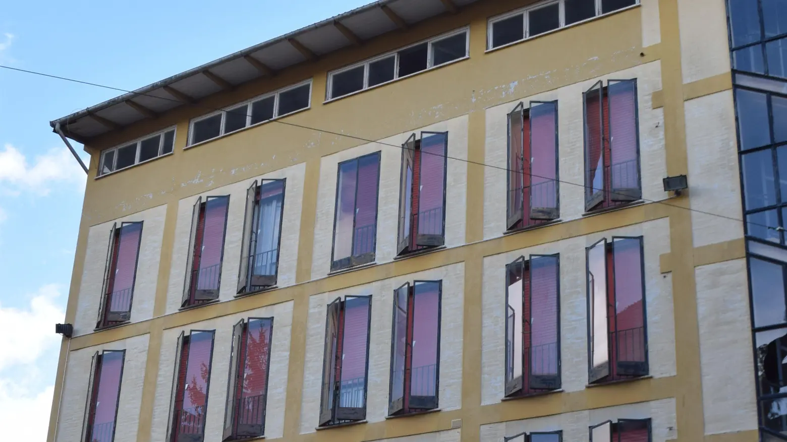Palazzo Ex Coni-Fit da demolire  "Meglio trasformarlo in liceo"