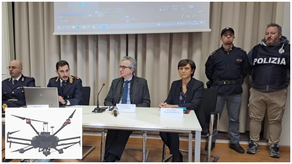 La conferenza stampa ad Asti; nel riquadro, un drone (foto generica)