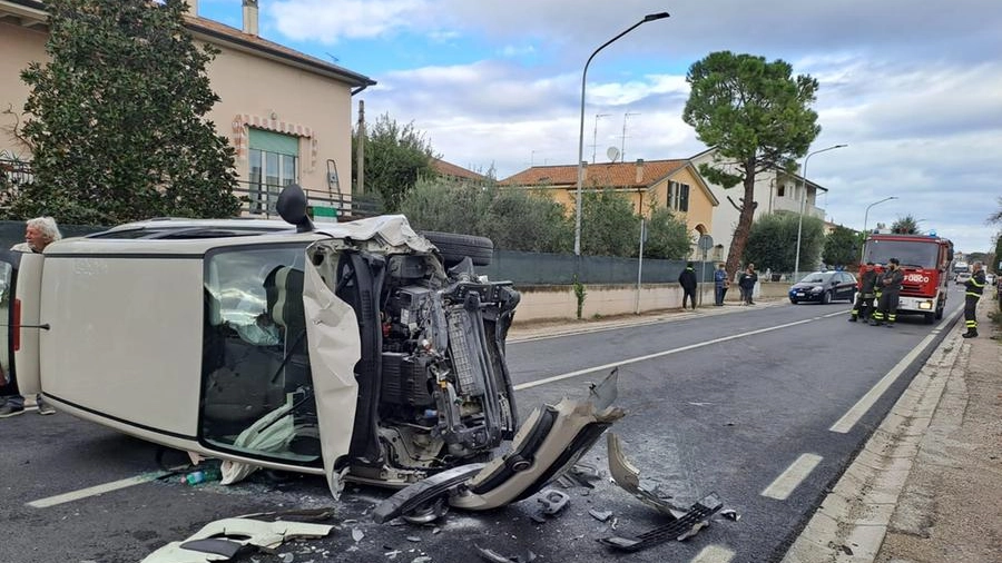 Gravissimo incidente a Monfoldo, in provincia di Pesaro e Urbino (foto Franceschetti)