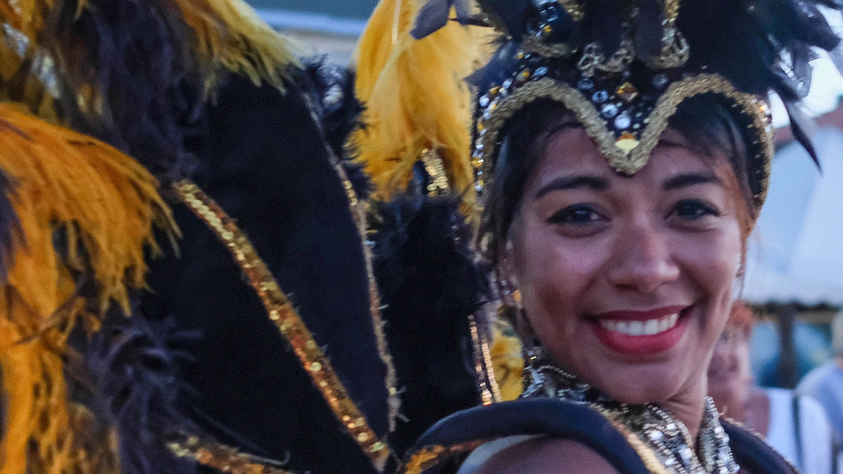 Una ballerina cubana al Carnevale estivo fanese
