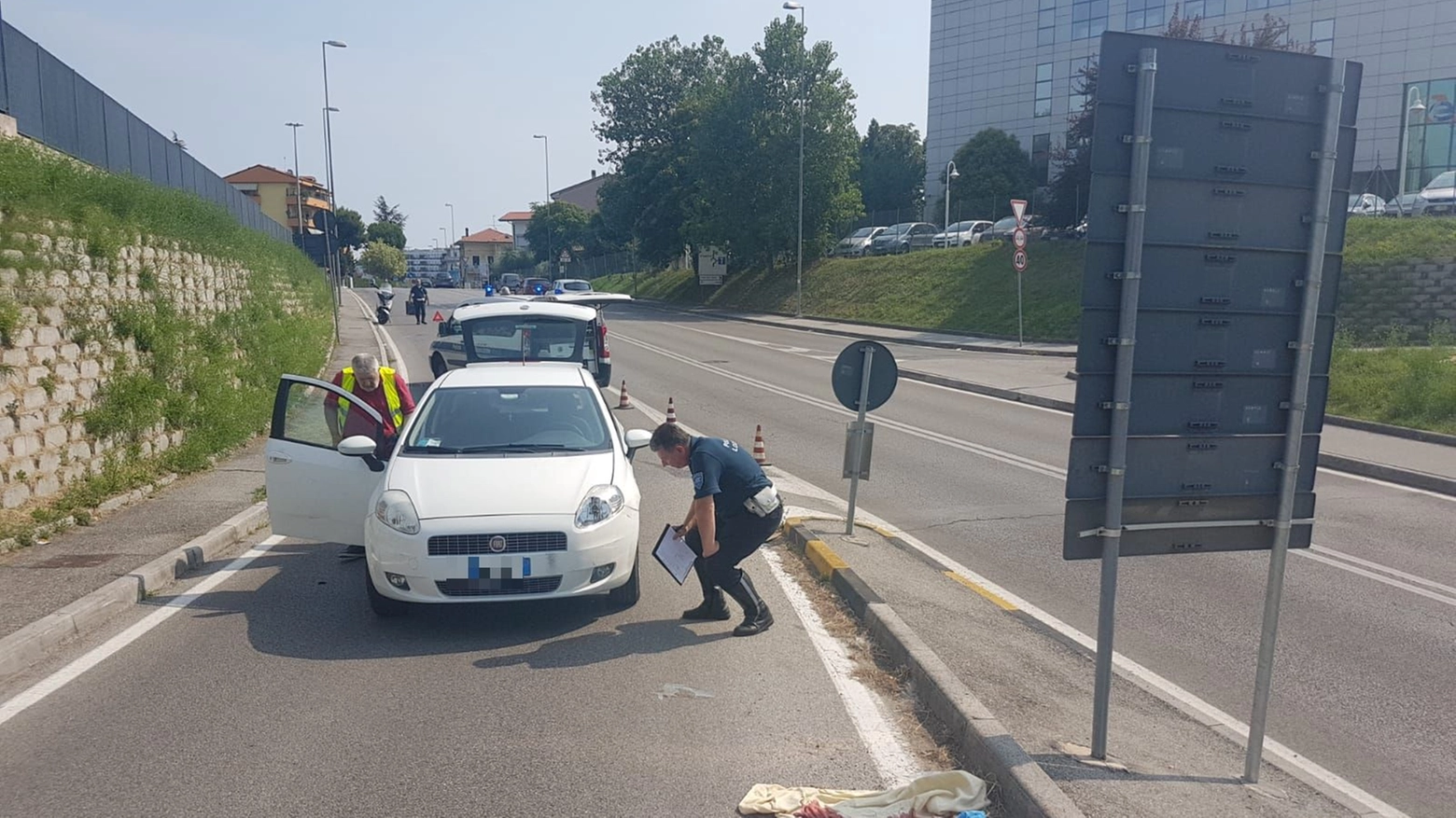 Incidente a Rimini, donna investita (foto Migliorini)