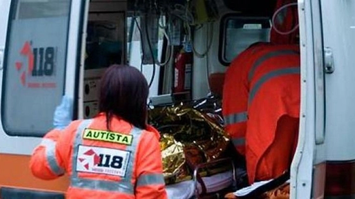 La bambina è stata trasportata in ambulanza all'ospedale di Treviso