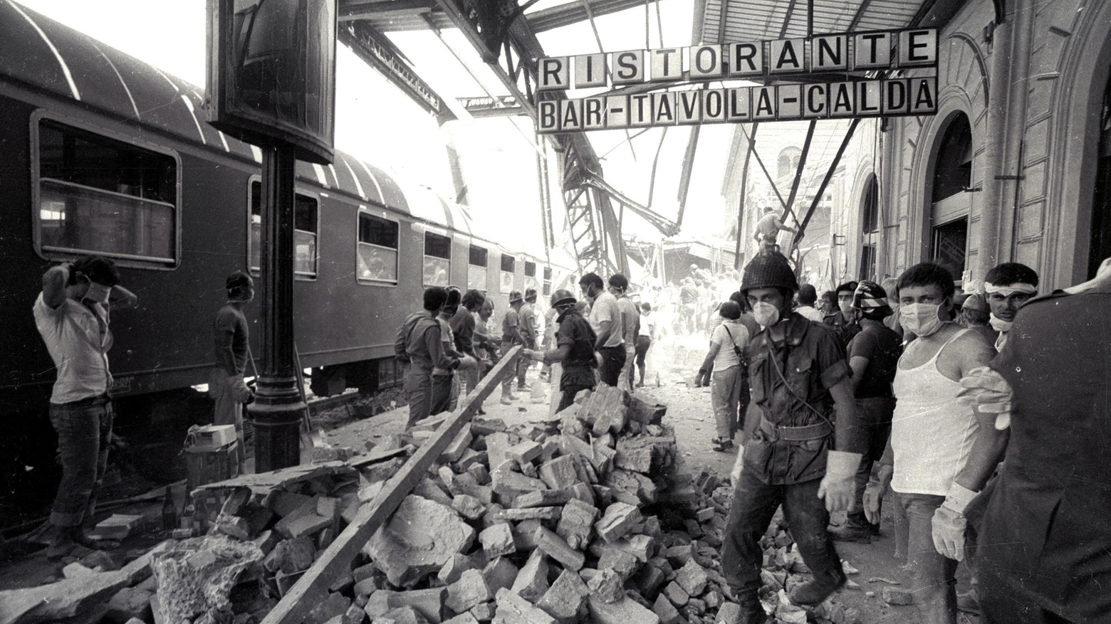 2 agosto 1980, strage alla stazione di Bologna (Ansa)