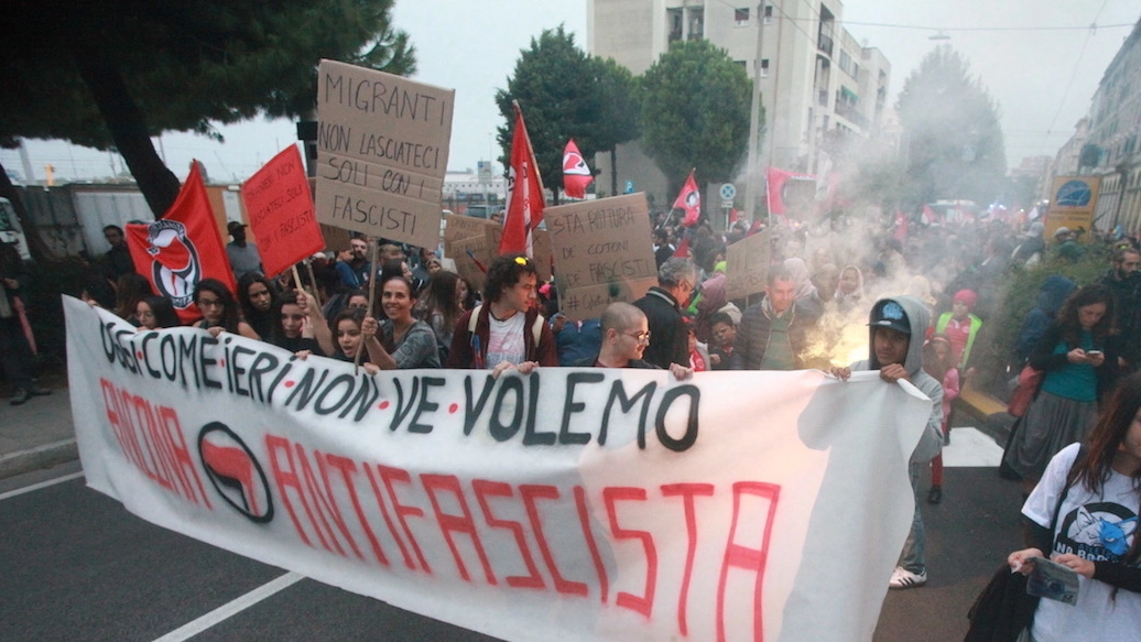 Ancona, apre la sede di CasaPound: il corteo antifascista di ottobre (Foto Antic)