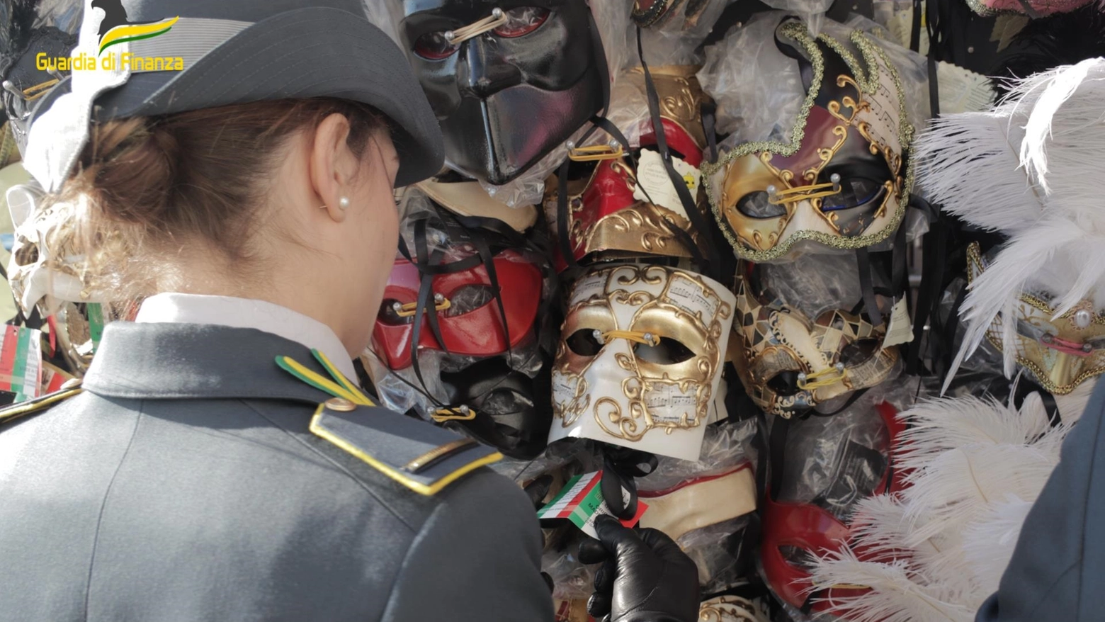Carnevale di Venezia: irregolarità e pioggia di sanzioni alle feste in maschera nei palazzi nobiliari