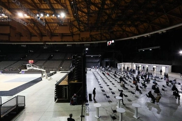 Covid Bologna: caos tamponi all'Unipol Arena