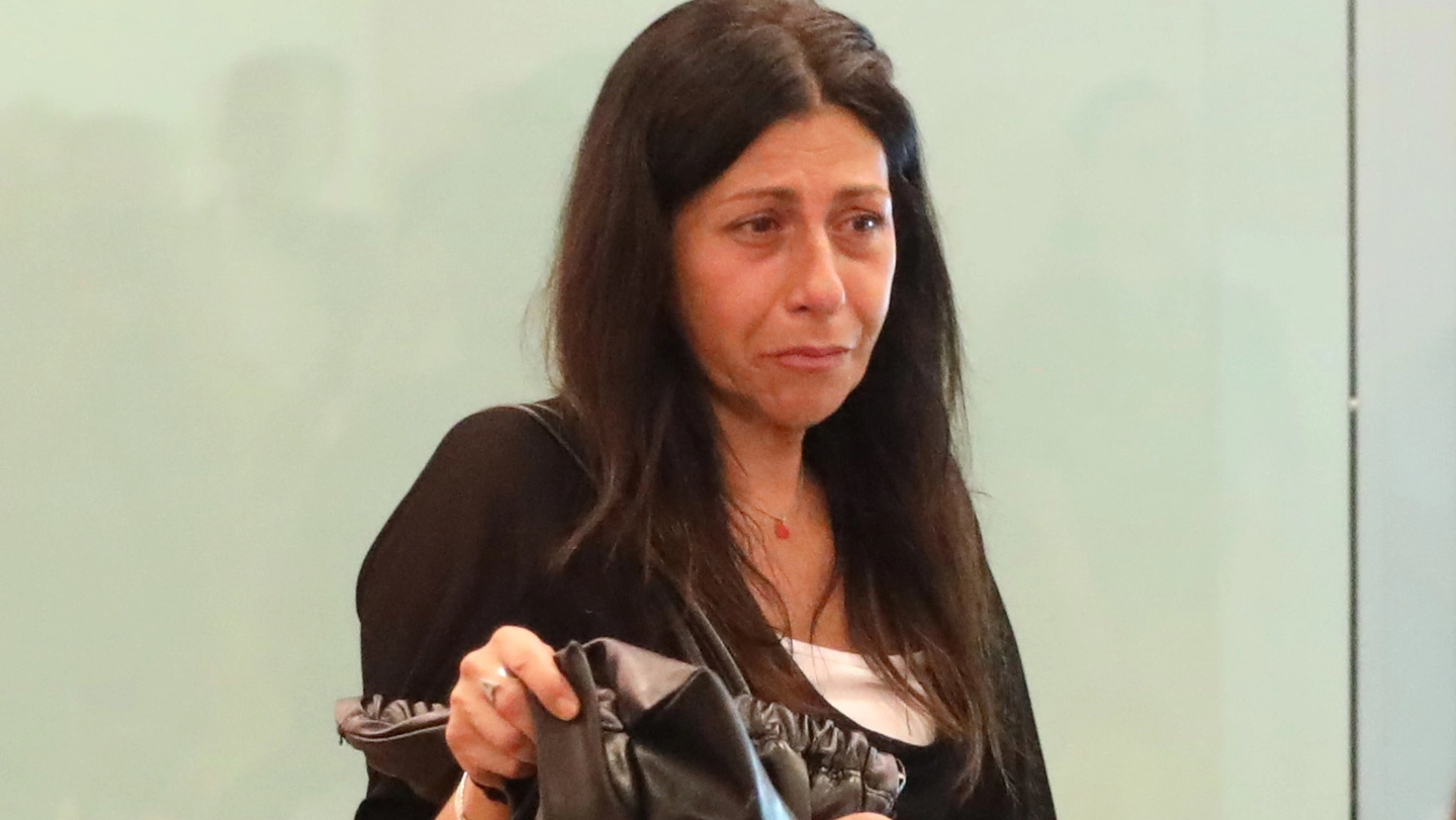 Stefania Matteuzzi guarda verso Giovanni Padovani, ieri in tribunale