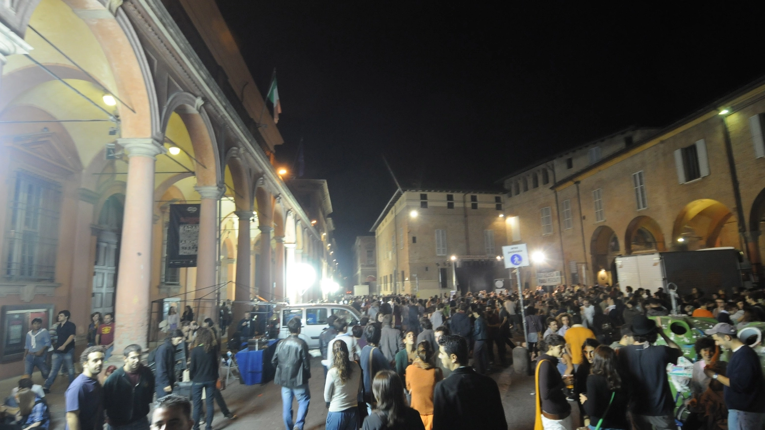 Bologna, profughi sorpresi a spacciare. Il giudice li assolve e libera
