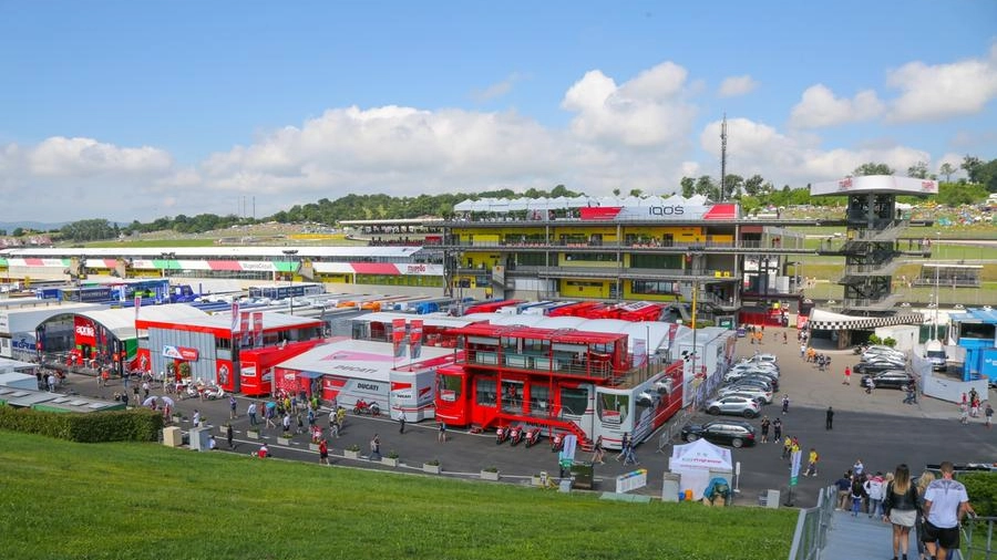 Il paddock del Mugello (Fotocronache Germogli)