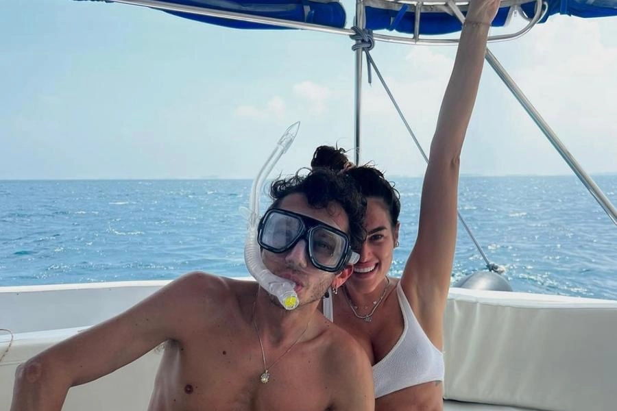 Valentino Rossi e Francesca Sofia Novello alle Maldive
