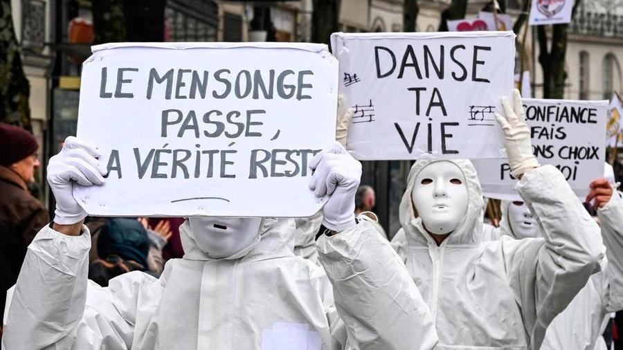 Una manifestazione no vax in Francia