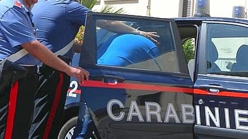 Un arresto operato dai carabinieri (foto d’archivio)