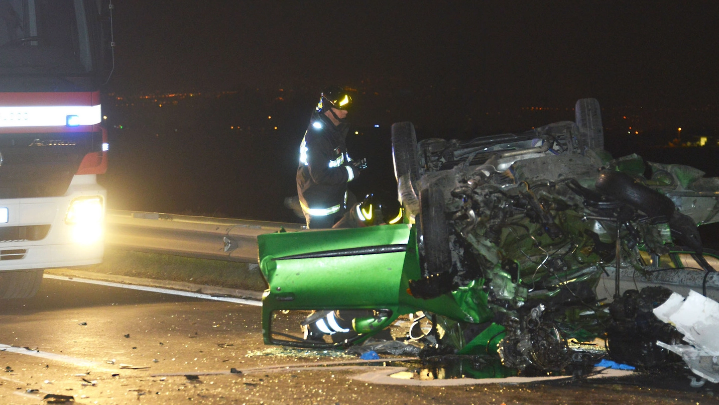 Qurllo che resta della macchina dopo l’incidente (foto Manuel Migliorini)