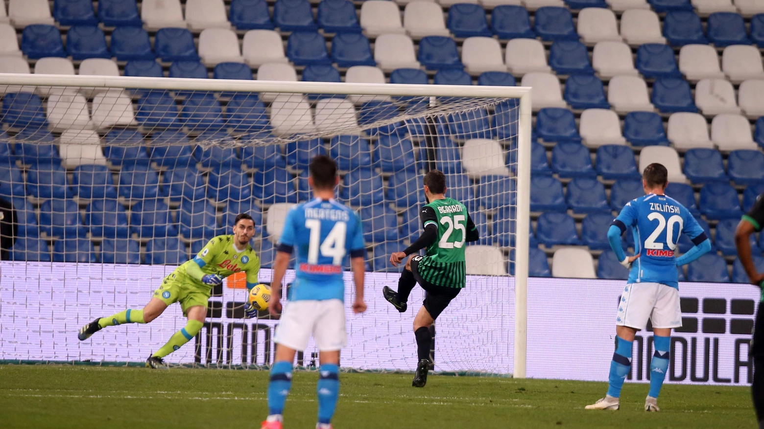Sassuolo Napoli, il gol su rigore di Berardi