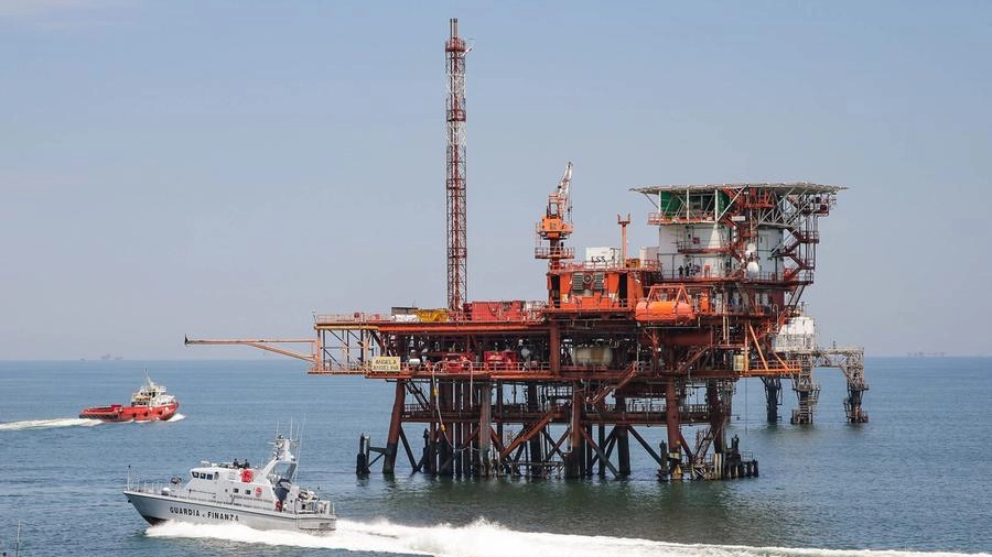 Una piattaforma di estrazione del gas sull'Adriatico