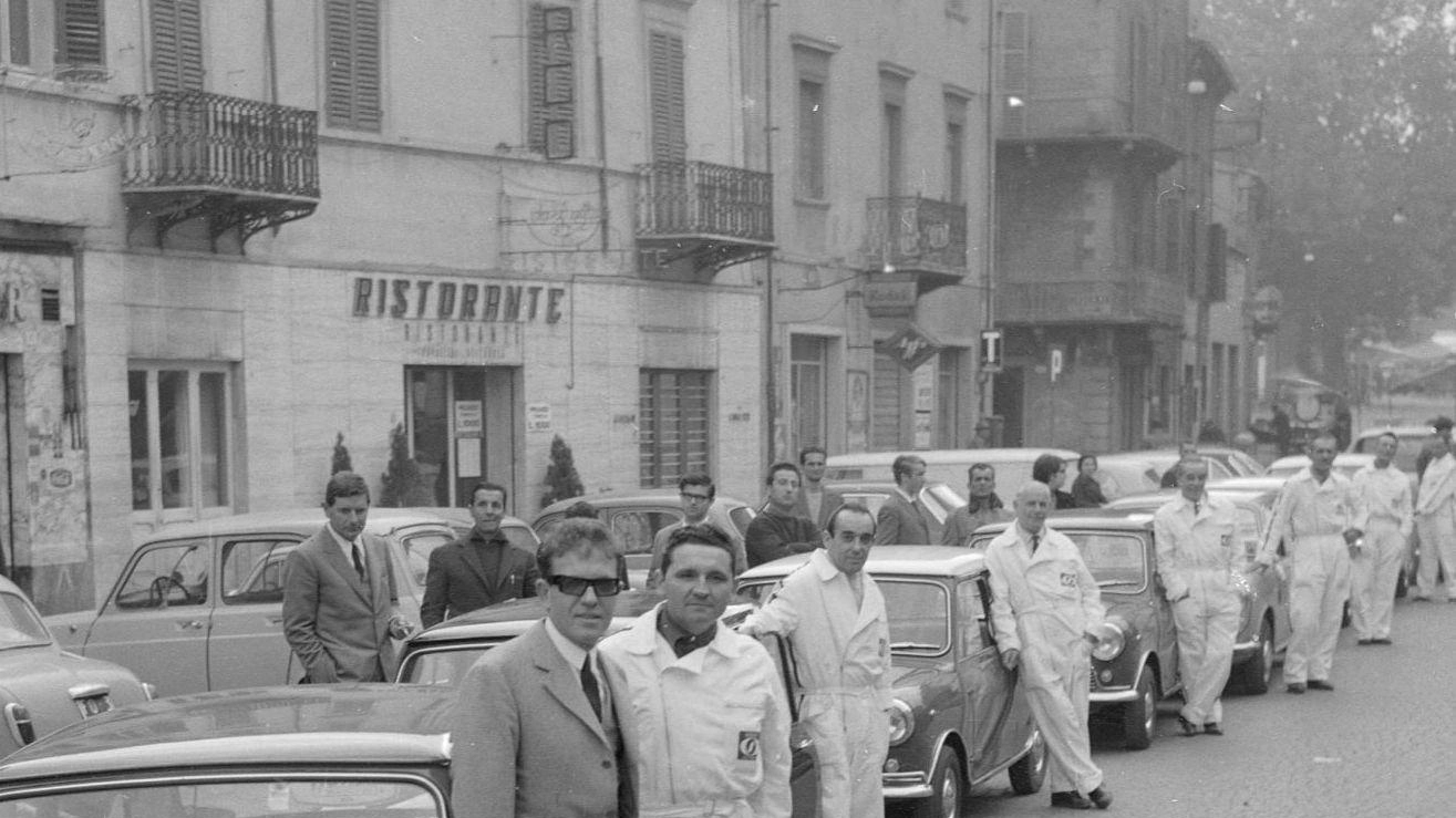 Tabaccheria Cavour, dal 1936 nello stesso angolo della piazza