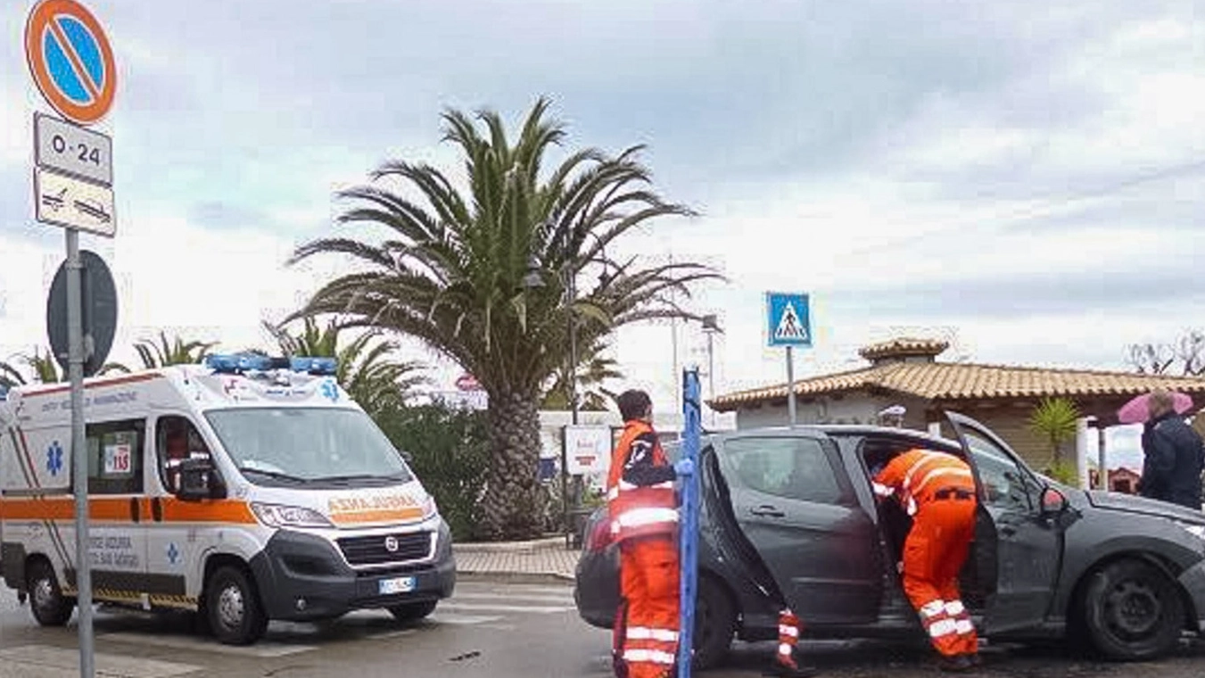 Porto San Giorgio, incidente sul lungomare (Foto Zeppilli)