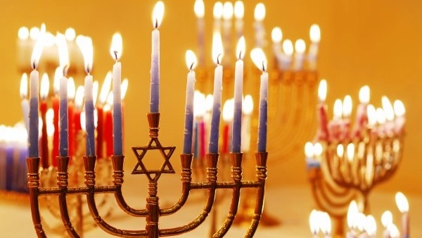L’accensione del primo lume della festa ebraica di Chanukkhah coinciderà con la vigilia di Natale