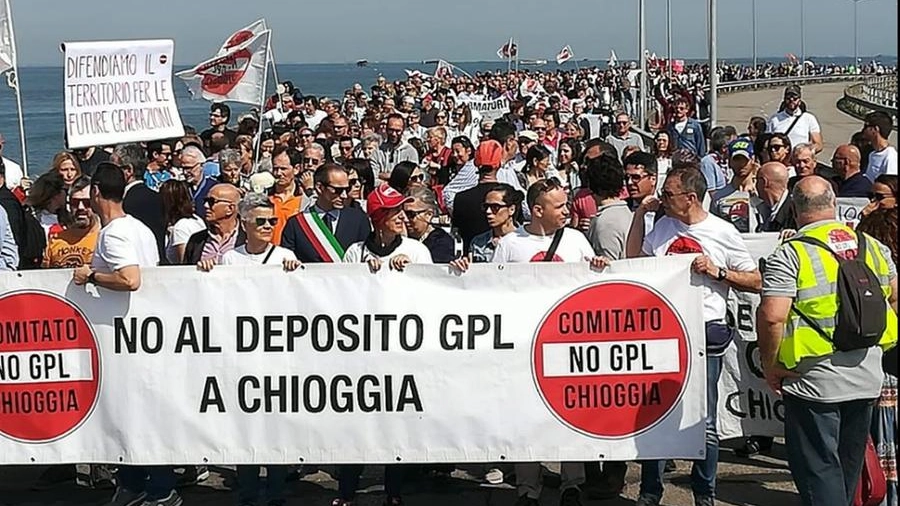 Manifestazione per la chiusura dell'impianto di Chioggia