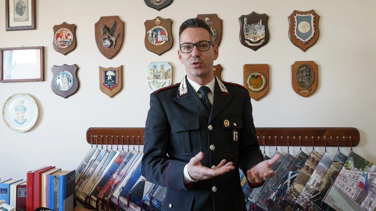 In prima linea: il capitano Roland Peluso, nuovo comandante della Compagnia dei carabinieri di Fermo