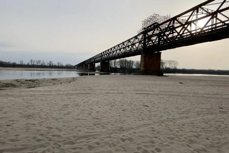 Il Po ieri al Ponte della Becca (Pavia)