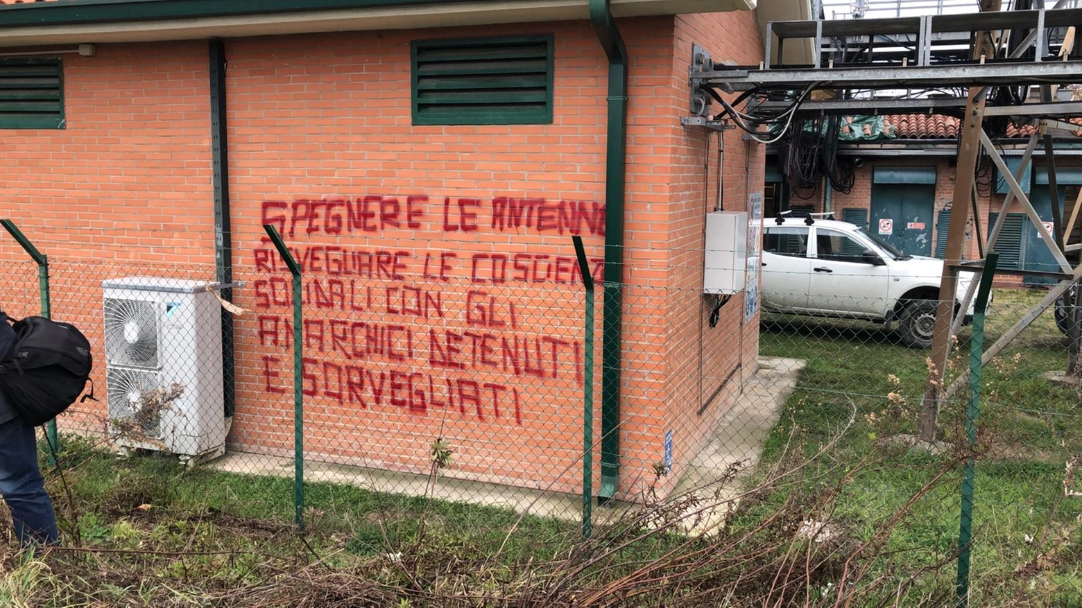 La scritta anarchica a Monte Donato