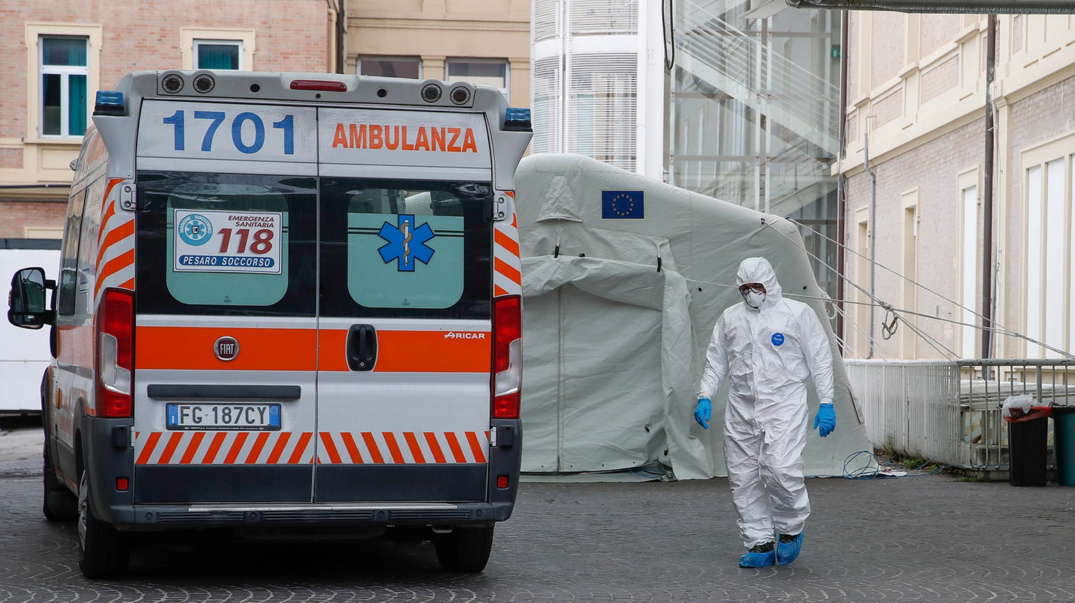 Emergeza all'ospedale di Pesaro (Fotoprint)