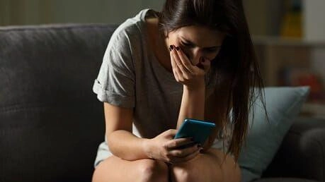 L’incubo del revenge porn. Costringe la ex a fare video hard: "Dammi i soldi o diffondo tutto"