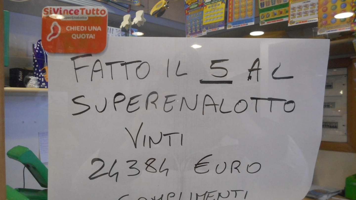Con 2 euro ne vince 24mila: sfiorato il colpo milionario (Foto Pacetti)