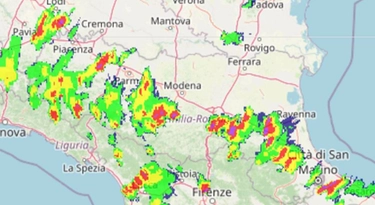 Maltempo oggi in Emilia Romagna: nubifragio a Bologna, allagamenti a Forlì e Faenza
