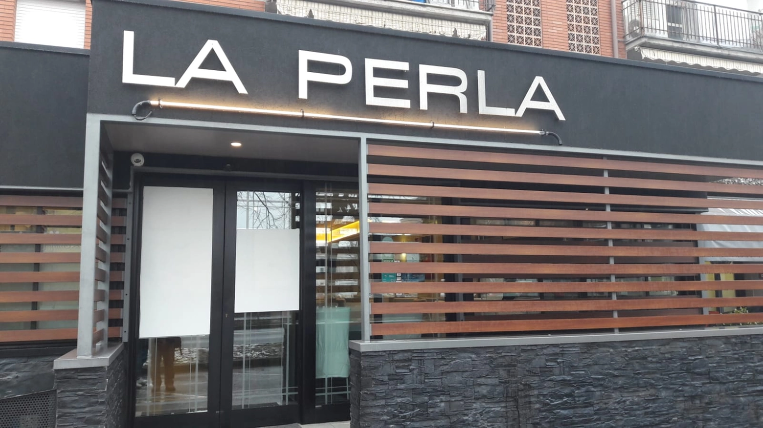 Cadelbosco Sopra, spari contro la pizzeria 'La Perla'