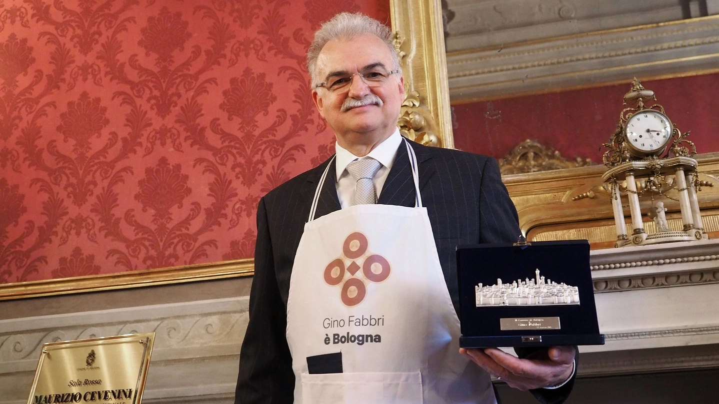 Il premio a Gino Fabbri (foto Schicchi)