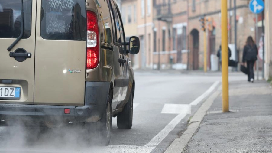 Smog in Emilia Romagna, superati i limiti di PM10: scattano le misure emergenziali 