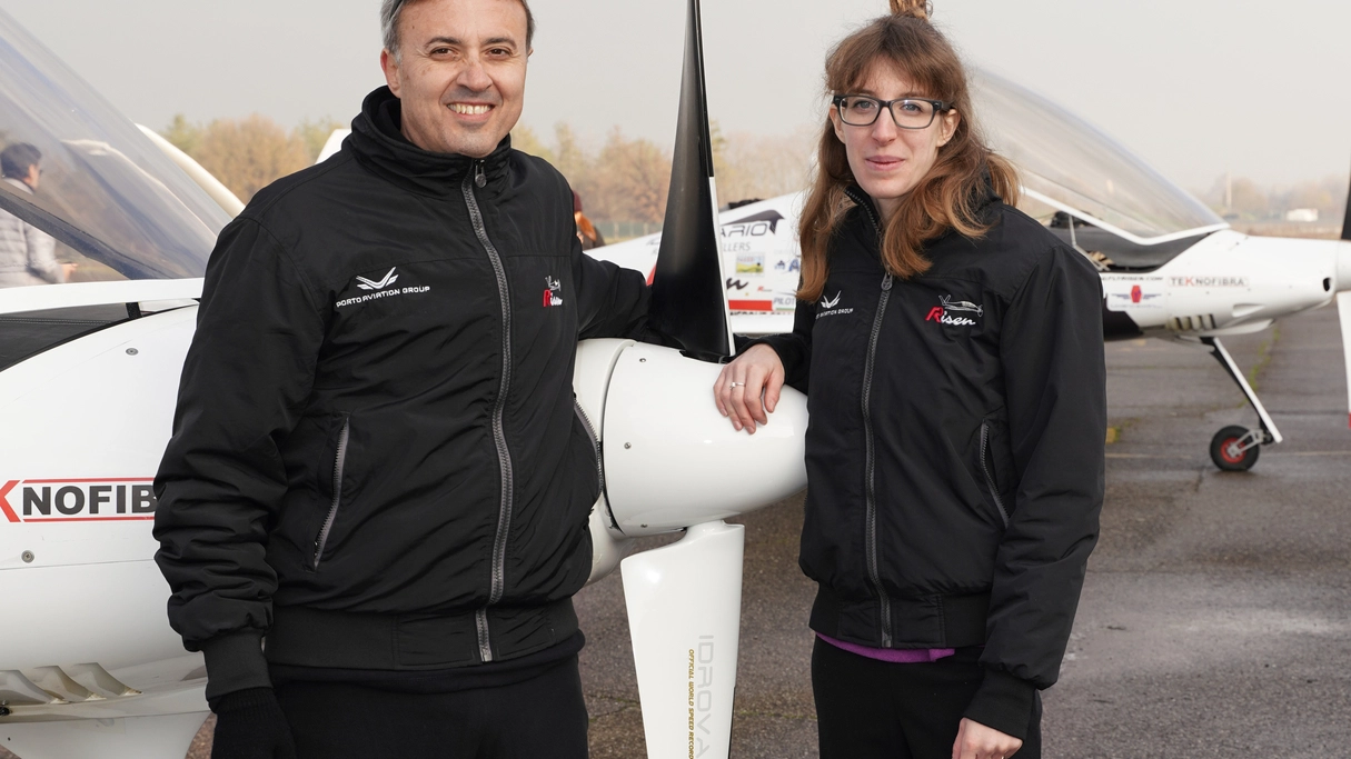 Il pilota e imprenditore Alberto Porto con la copilota Elisa Tomasi