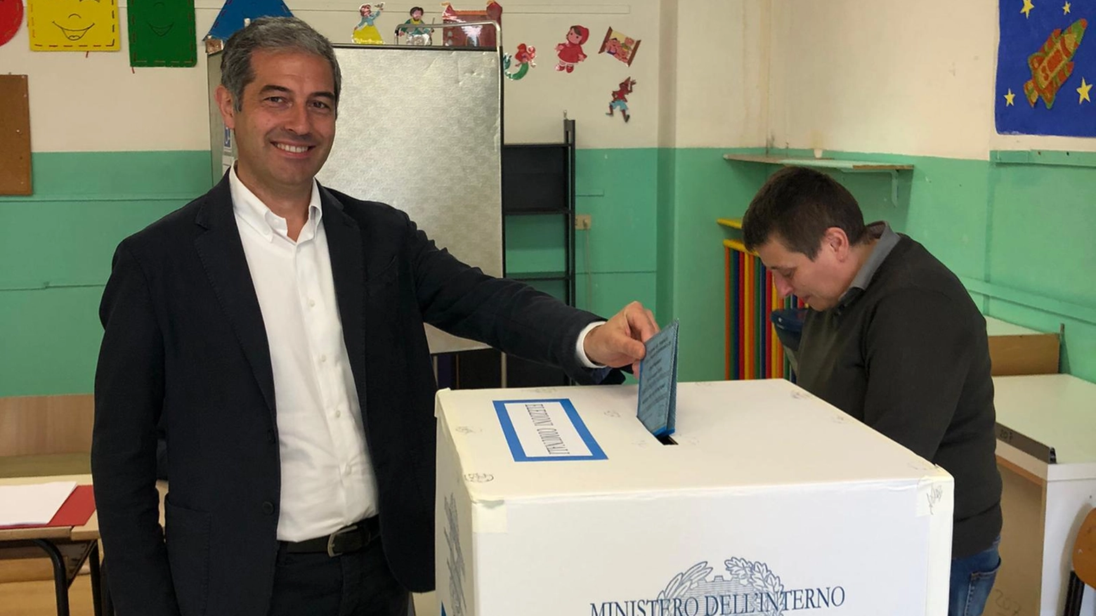 Il candidato del centrosinistra trionfa col 56,12% su Sprecacè (centrodestra) col 29,28%. In provincia già scelto il primo cittadino a Ripatransone (De Vincenzi) e a Castel di Lama (Bochicchio)