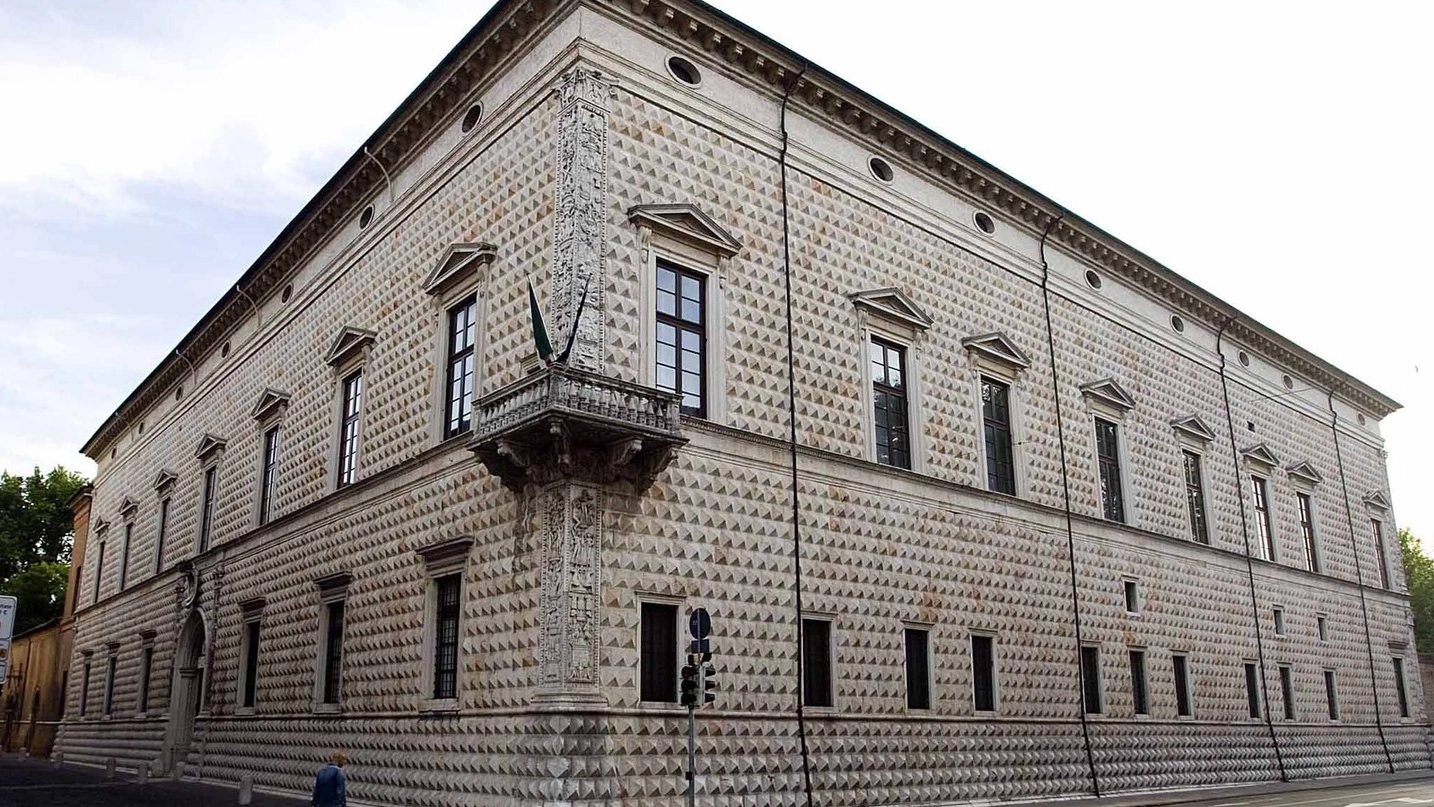 Palazzo dei Diamanti (foto archivio Businesspress)