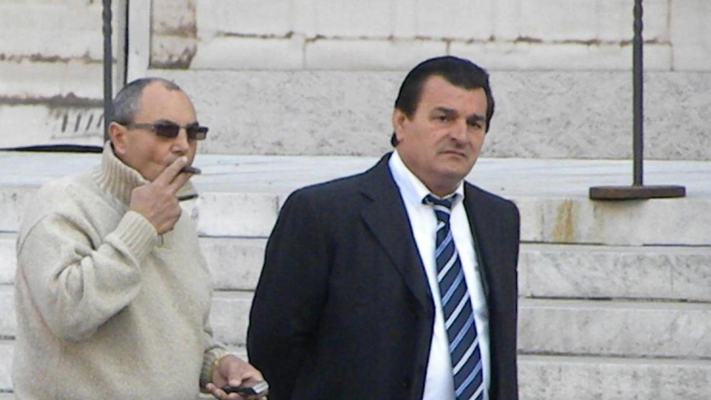Il boss Nicolino Grande Aracri (a destra)