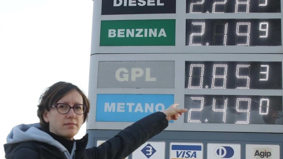 Il prezzo del metano più alto di quello della benzina