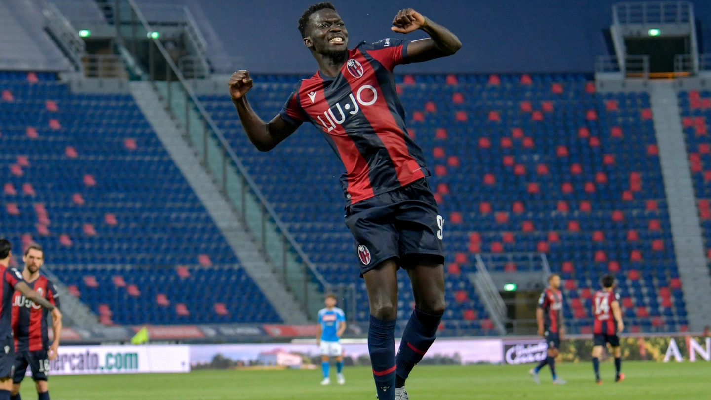 Musa Barrow festeggia la rete contro il Napoli, senza però nessuno ad applaudirlo
