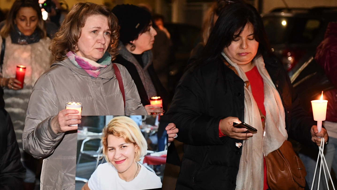 Amiche, associazioni, sindaco e assessori in strada per ricordare la 37enne uccisa e bruciata