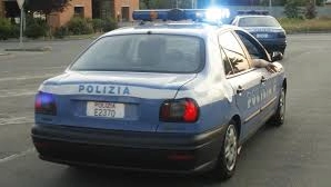Un'auto della polizia 