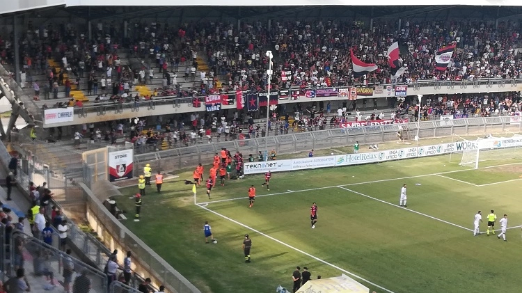 Sambenedettese Arzignano, i festeggiamenti per il gol di Frediani