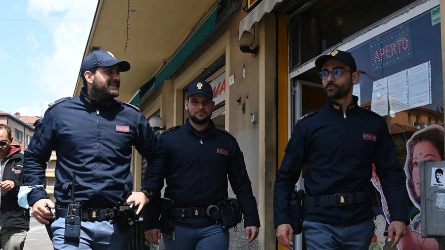 Da lunedì scorso poliziotti di quartiere pattugliano a piedi le strade della Bolognina