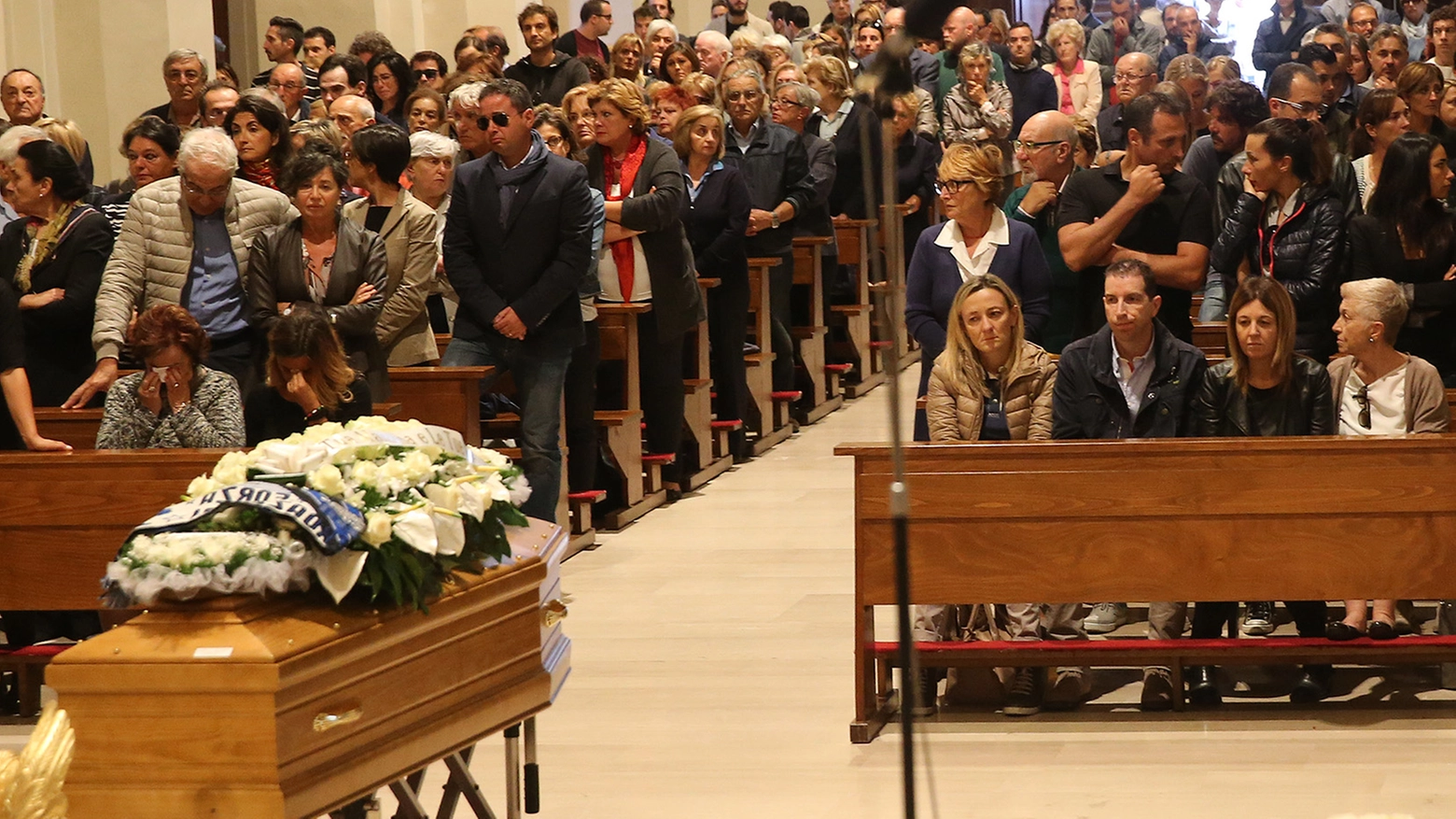 Fano, folla ai funerali dell'imprenditore Peppe Nigra (Fotoprint)