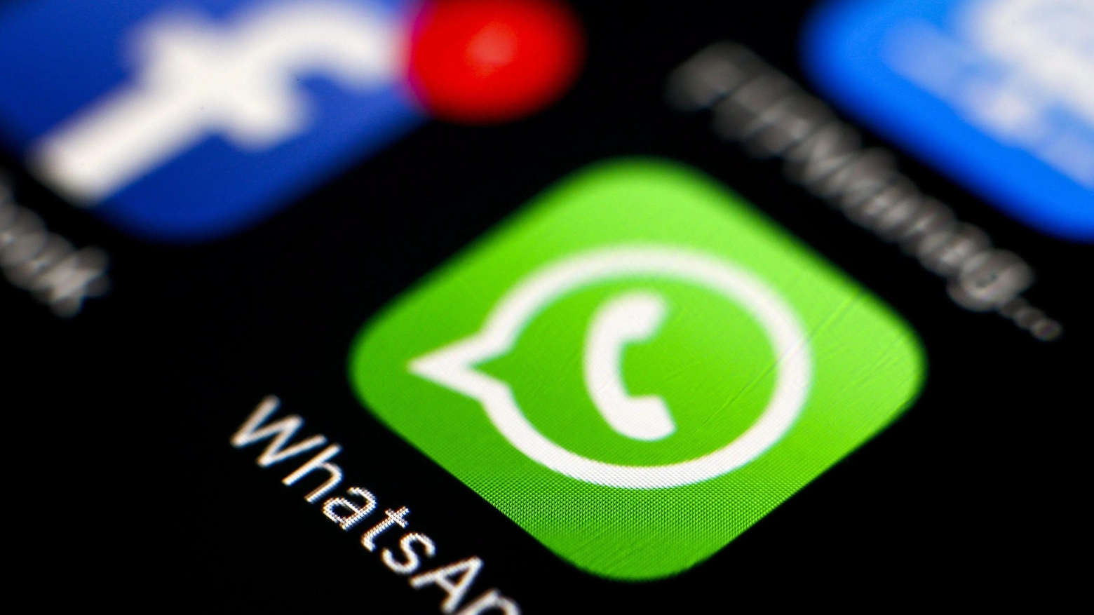 Sicurezza in Bolognina, gruppo Whatsapp per raccogliere le segnalazioni (Ansa)